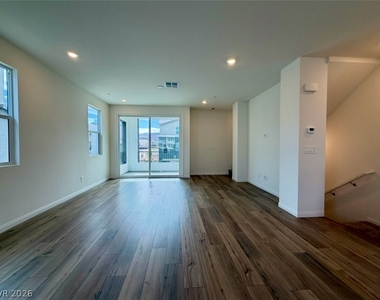 5824 Wisteria Walk Street - Photo Thumbnail 14