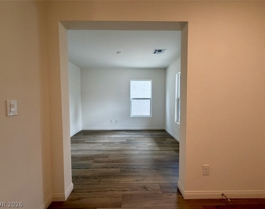 5824 Wisteria Walk Street - Photo Thumbnail 6