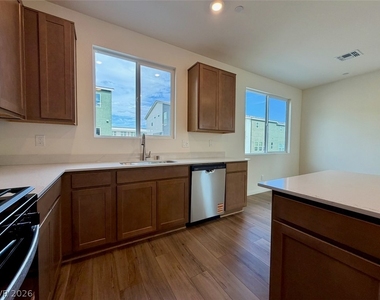 5824 Wisteria Walk Street - Photo Thumbnail 21