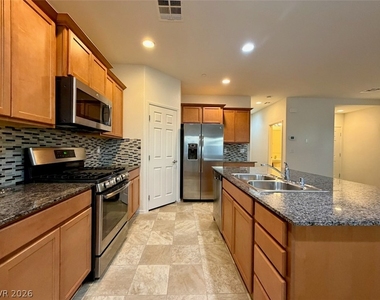 1141 Bobby Basin Avenue - Photo Thumbnail 12
