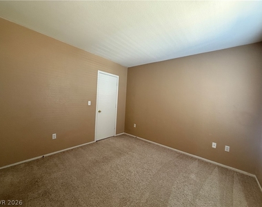 7255 Sunset Road - Photo Thumbnail 12