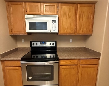 7255 Sunset Road - Photo Thumbnail 5