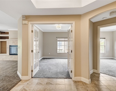 821 Titan Peak Place - Photo Thumbnail 16
