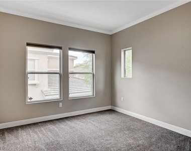 821 Titan Peak Place - Photo Thumbnail 27