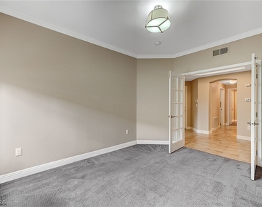 821 Titan Peak Place - Photo Thumbnail 32