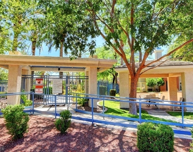 821 Titan Peak Place - Photo Thumbnail 39