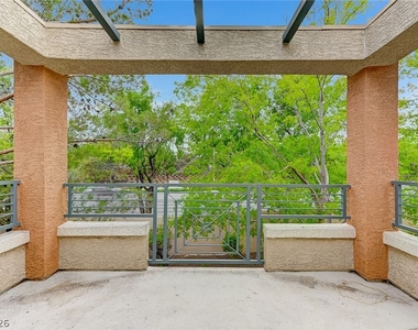 821 Titan Peak Place - Photo Thumbnail 9