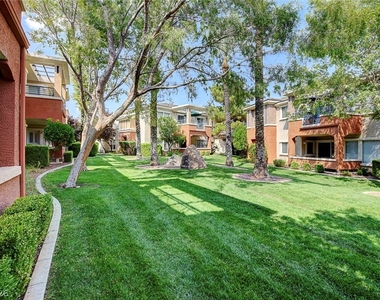 821 Titan Peak Place - Photo Thumbnail 35
