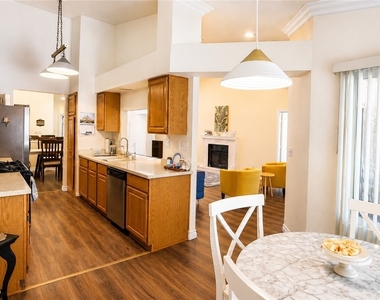 5213 Orchard Hills Avenue - Photo Thumbnail 15