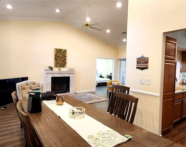 5213 Orchard Hills Avenue - Photo Thumbnail 12