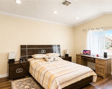 5213 Orchard Hills Avenue - Photo Thumbnail 18