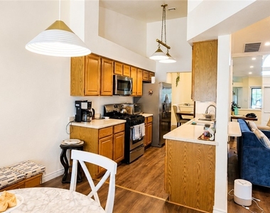 5213 Orchard Hills Avenue - Photo Thumbnail 16