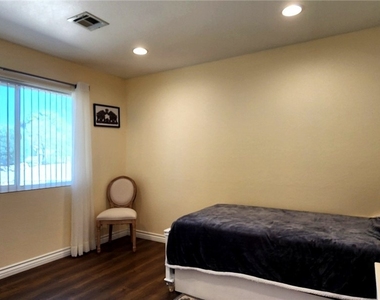 5213 Orchard Hills Avenue - Photo Thumbnail 26