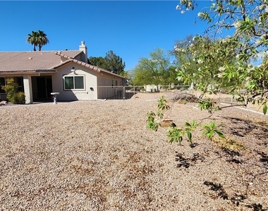 5213 Orchard Hills Avenue - Photo Thumbnail 4