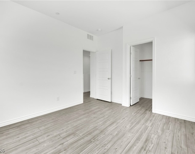 600 N Carriage Hill Drive - Photo Thumbnail 24