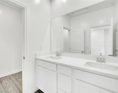 600 N Carriage Hill Drive - Photo Thumbnail 25