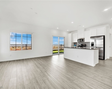 600 N Carriage Hill Drive - Photo Thumbnail 4