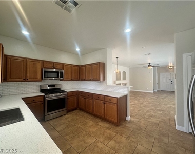 9007 Mossy Hollow Avenue - Photo Thumbnail 2