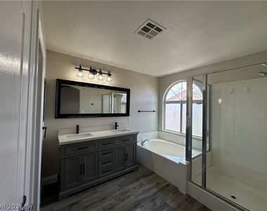 9007 Mossy Hollow Avenue - Photo Thumbnail 8