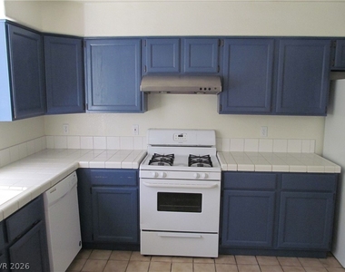 8701 Crescent Ridge Lane - Photo Thumbnail 8