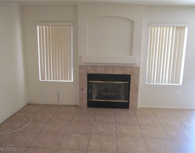 8701 Crescent Ridge Lane - Photo Thumbnail 12