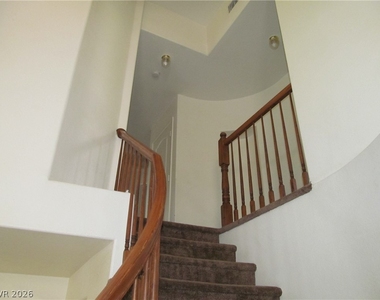 8701 Crescent Ridge Lane - Photo Thumbnail 15