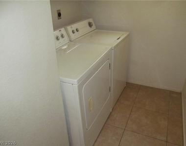8701 Crescent Ridge Lane - Photo Thumbnail 14