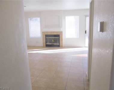 8701 Crescent Ridge Lane - Photo Thumbnail 11