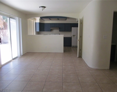 8701 Crescent Ridge Lane - Photo Thumbnail 6