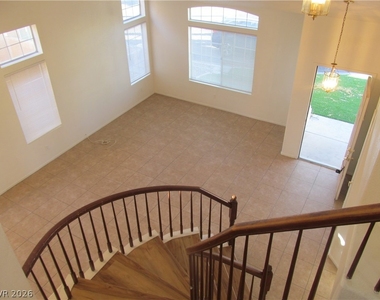 8701 Crescent Ridge Lane - Photo Thumbnail 4