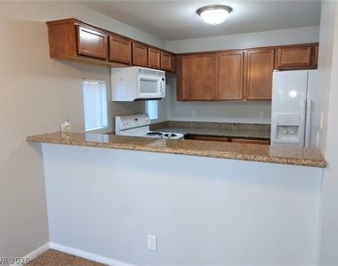 2101 Blue Breeze Drive - Photo Thumbnail 6