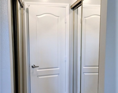 2101 Blue Breeze Drive - Photo Thumbnail 11