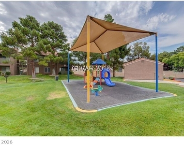2101 Blue Breeze Drive - Photo Thumbnail 27