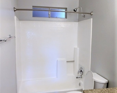 2101 Blue Breeze Drive - Photo Thumbnail 9