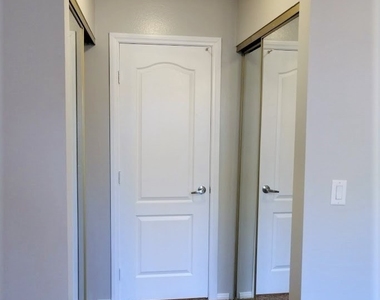2101 Blue Breeze Drive - Photo Thumbnail 15