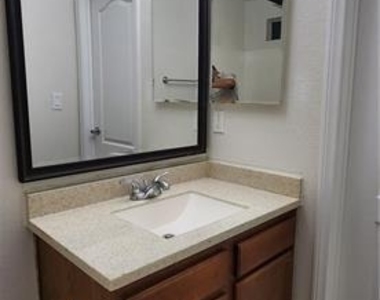 2121 Blue Breeze Drive - Photo Thumbnail 14