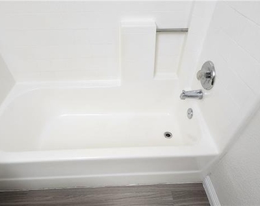 2121 Blue Breeze Drive - Photo Thumbnail 6