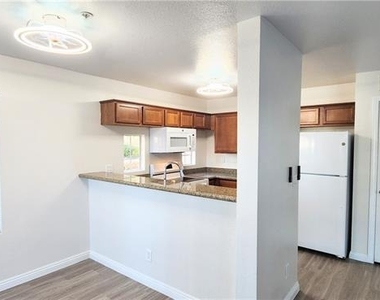 2121 Blue Breeze Drive - Photo Thumbnail 5