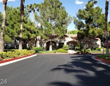 2121 Blue Breeze Drive - Photo Thumbnail 20