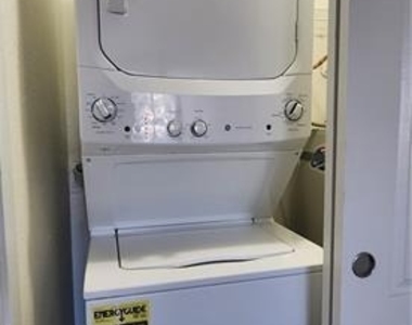 2121 Blue Breeze Drive - Photo Thumbnail 10