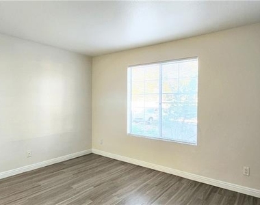 2121 Blue Breeze Drive - Photo Thumbnail 11