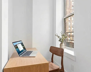 248 West 35th Street - Photo Thumbnail 3