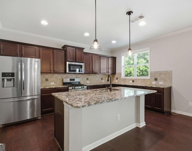 4910 Belcrest Way - Photo Thumbnail 12