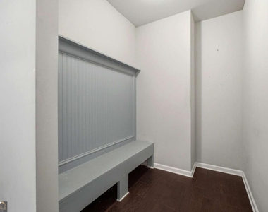 4910 Belcrest Way - Photo Thumbnail 17