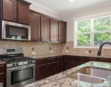 4910 Belcrest Way - Photo Thumbnail 15