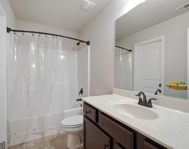 4910 Belcrest Way - Photo Thumbnail 32