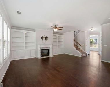 4910 Belcrest Way - Photo Thumbnail 11