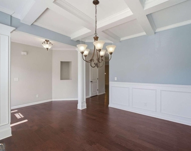 4910 Belcrest Way - Photo Thumbnail 6