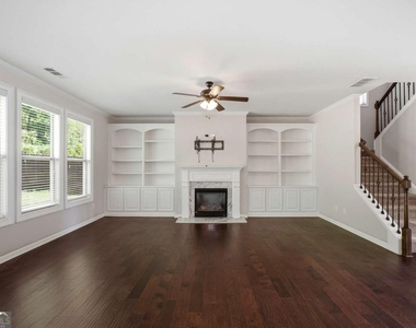 4910 Belcrest Way - Photo Thumbnail 10