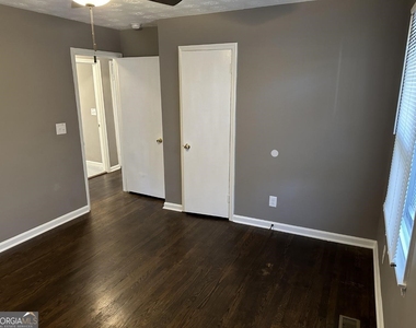1545 Gaylor Drive - Photo Thumbnail 12